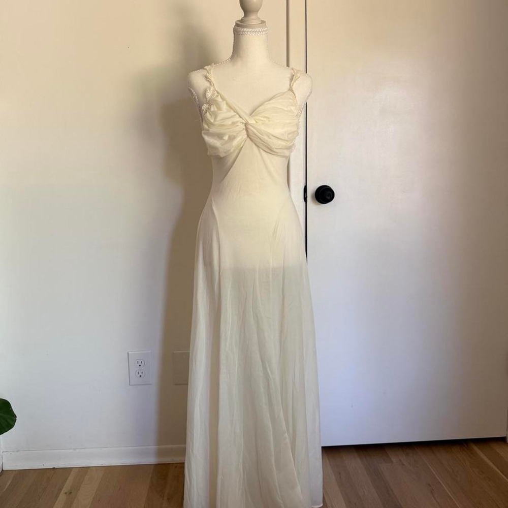 Vintage Rogers 1950s nylon lingerie dress with flower lace straps + back detail